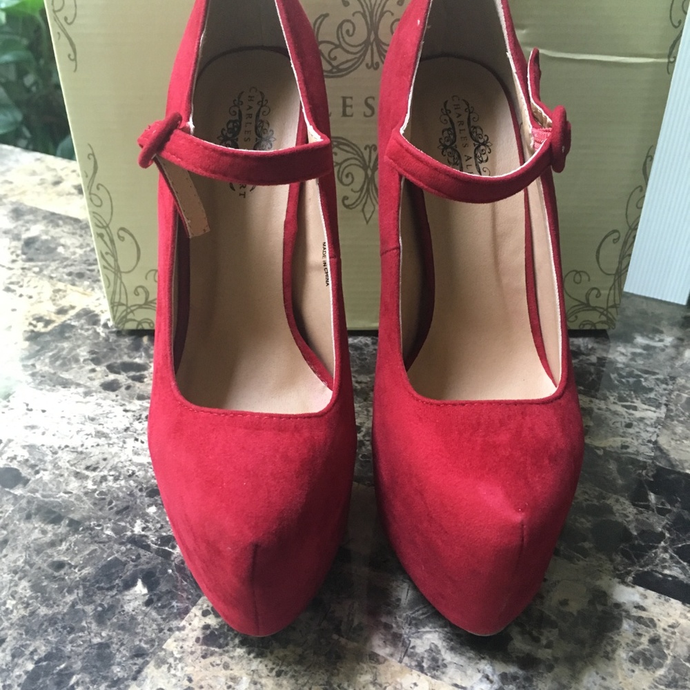 Red Pumps - Picture 2 of 8